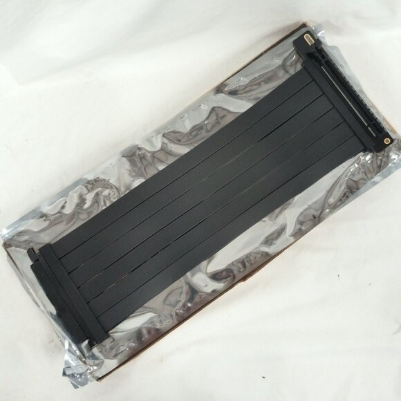 Okinos PCI-E 4.0 Riser Cable Compatible with RTX4090 RTX4080 RX7900XTX - Picture 1 of 5